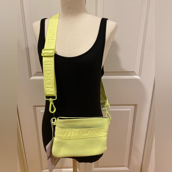 NEW WILD ONE Treat Pouch and Poop Bag Carrier 💩 💚 - Picture 1 of 11